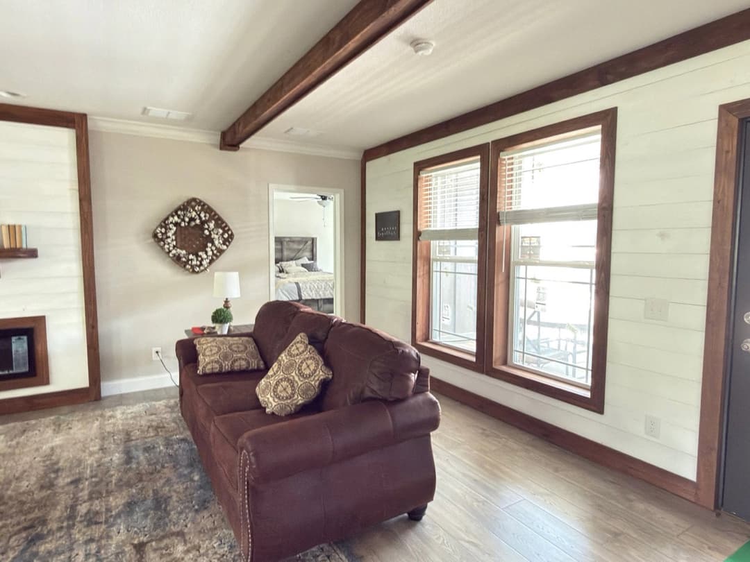 The anais interior home features