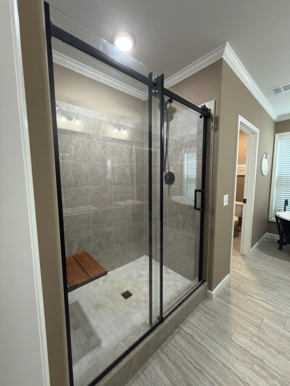 The clarkson jr. bathroom home features
