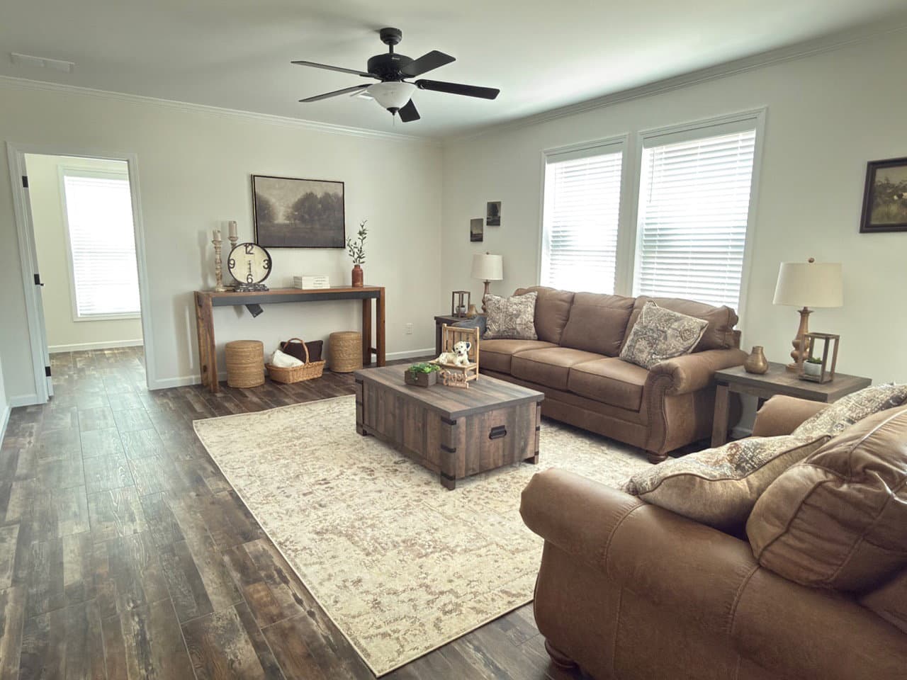 Orchard house (study) interior home features