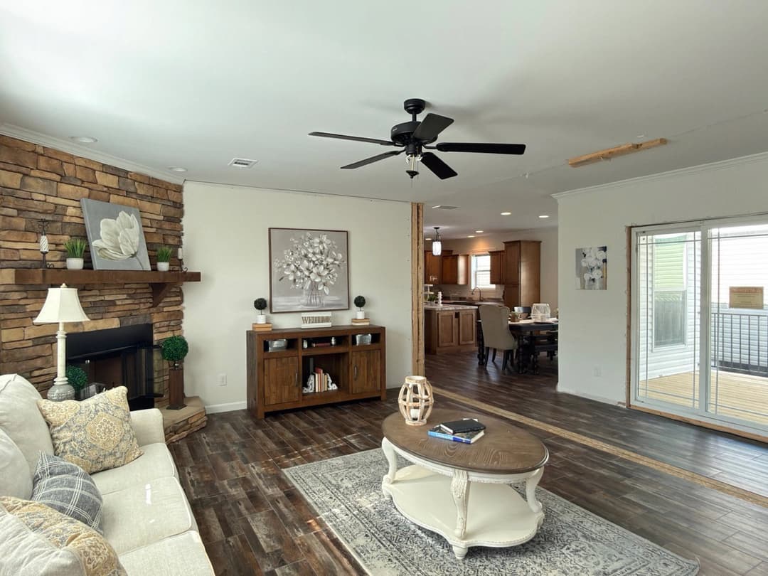 Aimon b interior home features