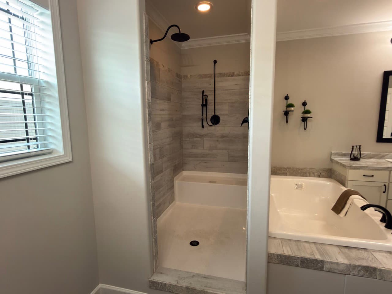 Tahoe harbor bathroom home features