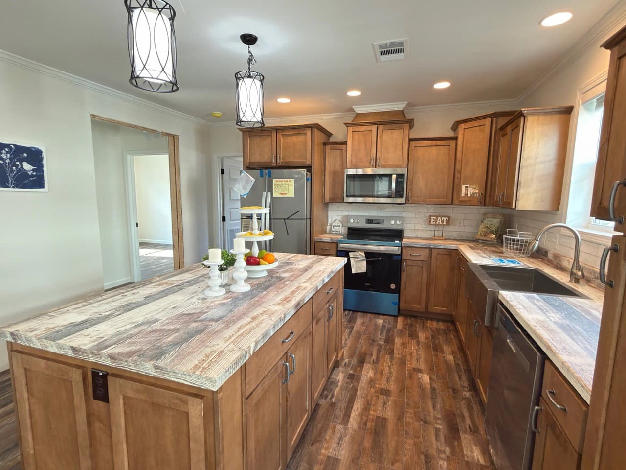 Aimon c kitchen home features