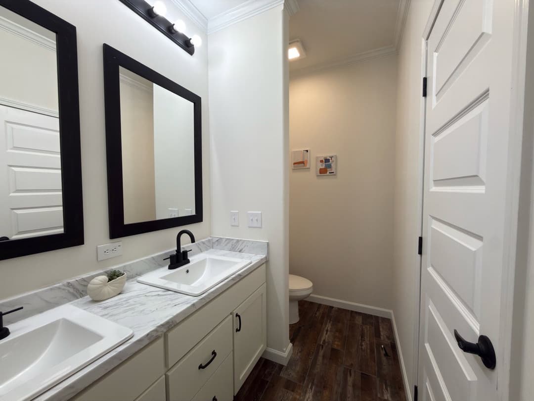 Briarritz b bathroom home features