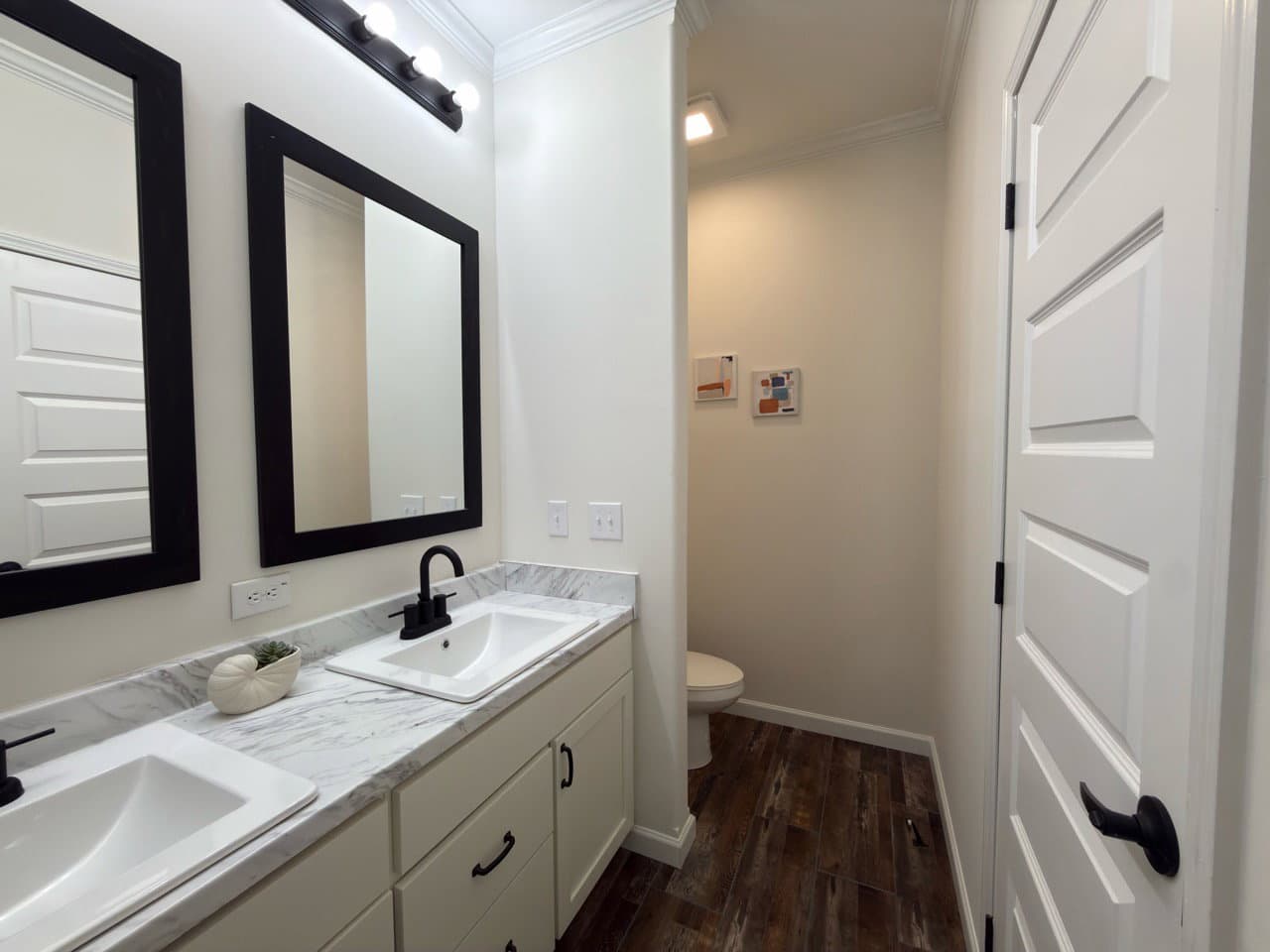 Briarritz b bathroom home features