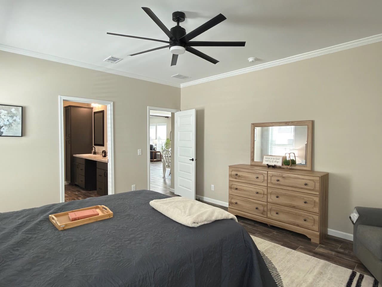 The taylor  bedroom home features