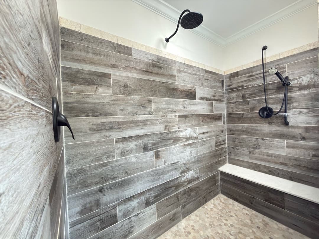 Orchard house (porch) bathroom home features