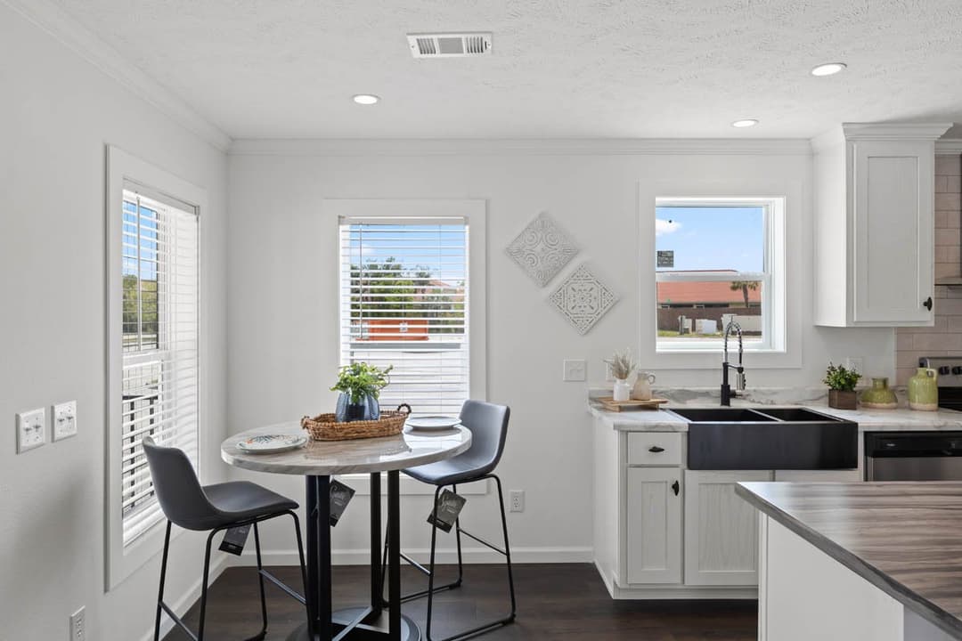 Venice interior home features