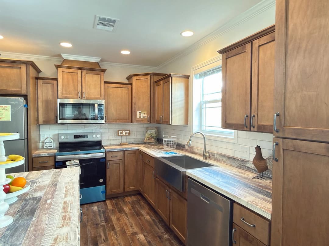 Aimon c 4br kitchen home features