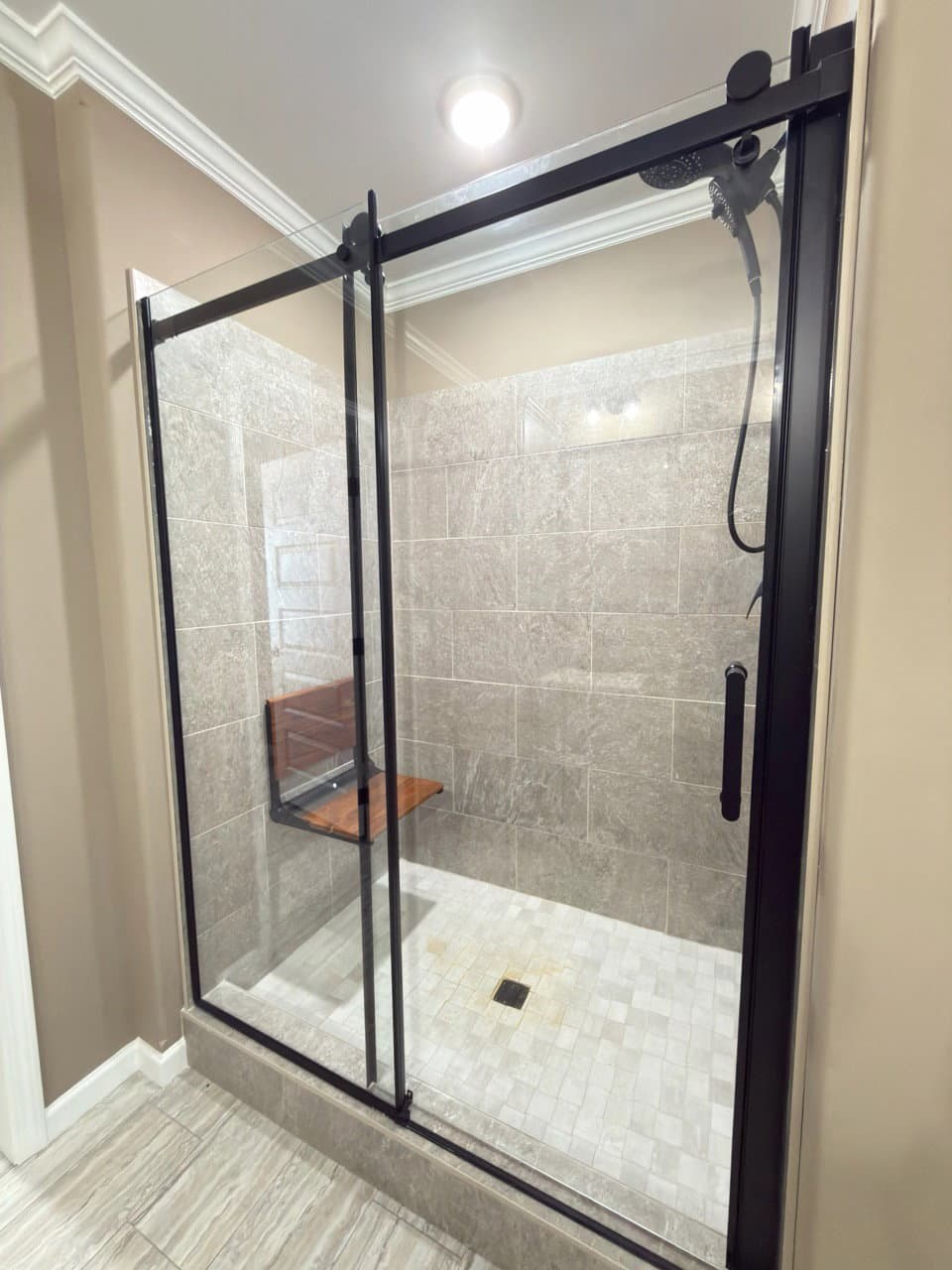 The clarkson jr. bathroom home features