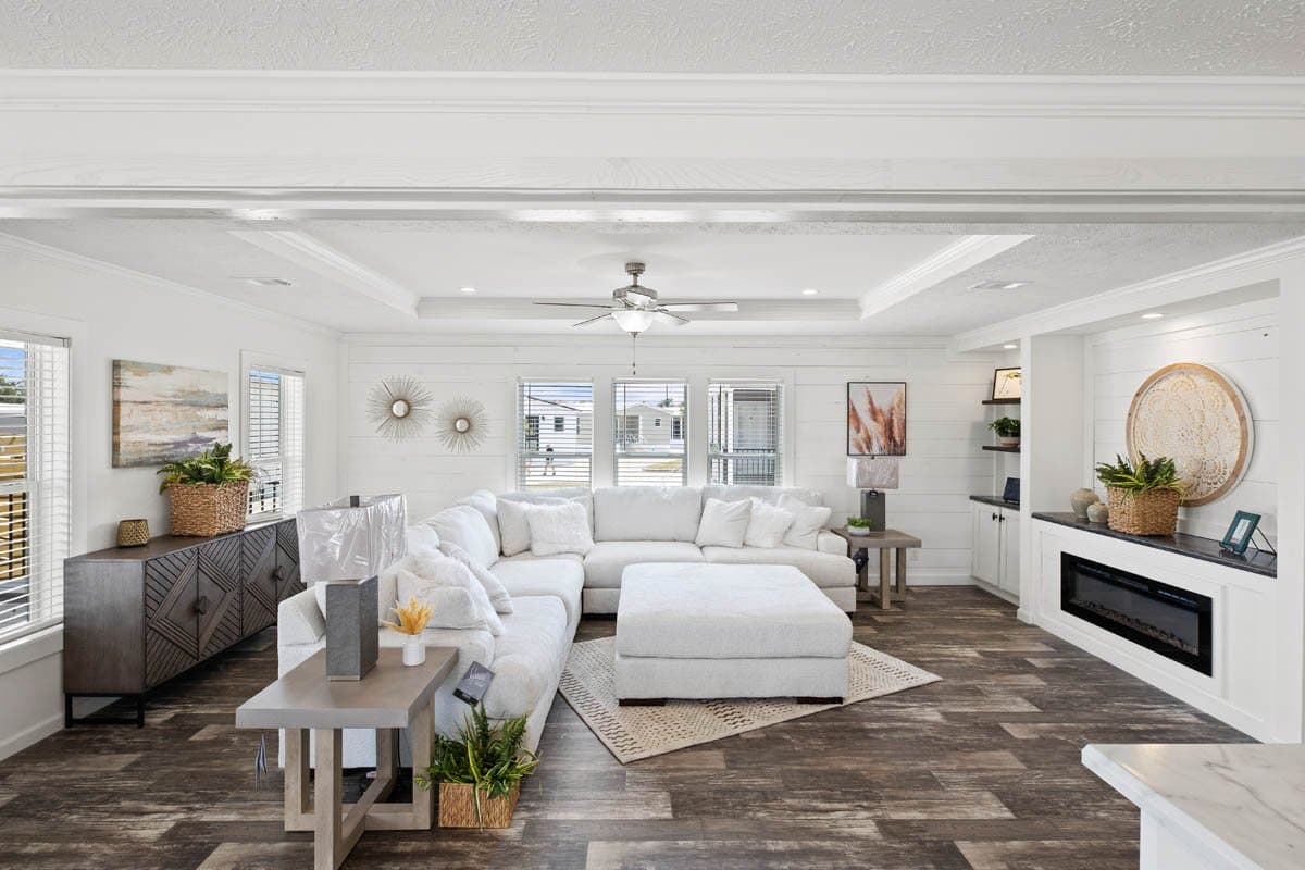 Delashaw interior home features