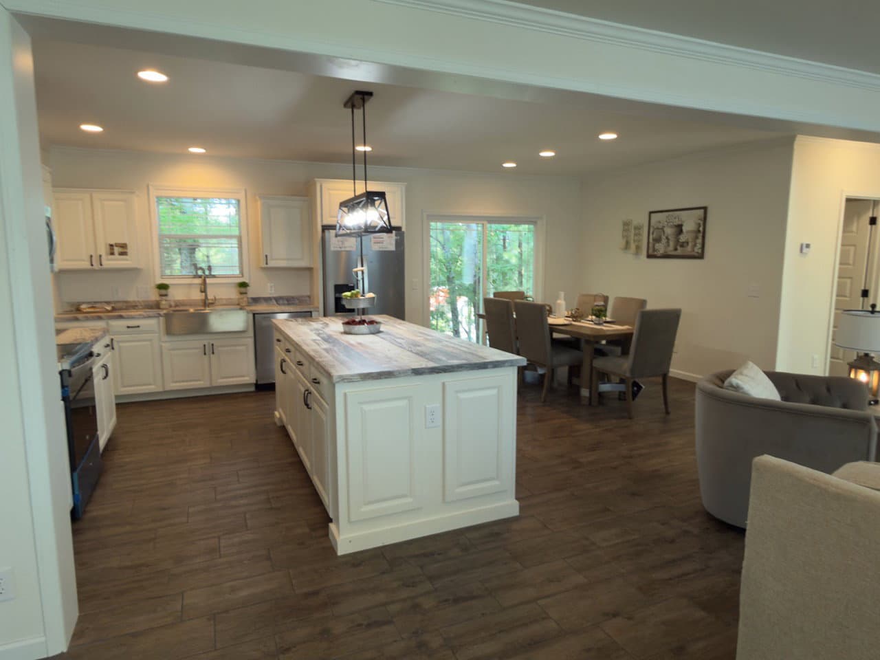 The woodside b interior home features