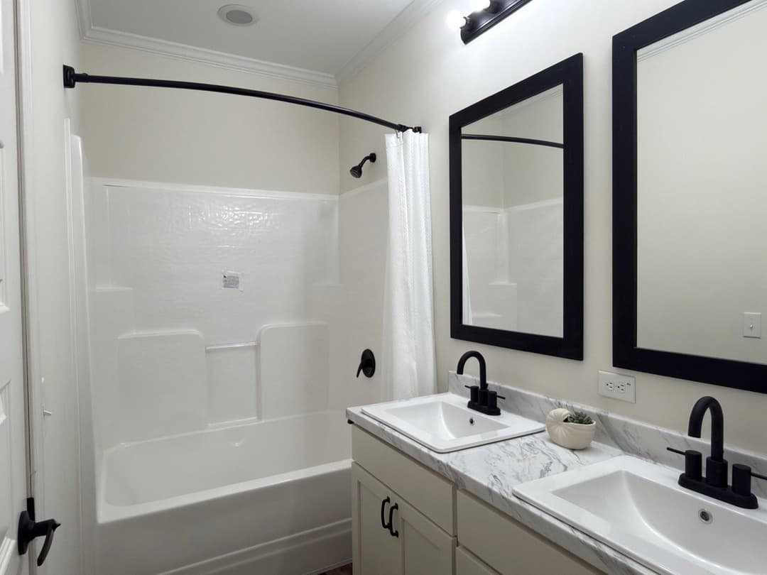 Briarritz b bathroom home features