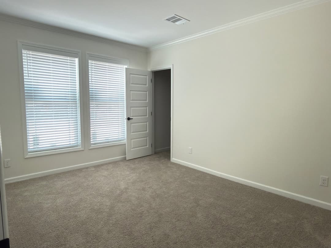 Orchard house (study) bedroom home features