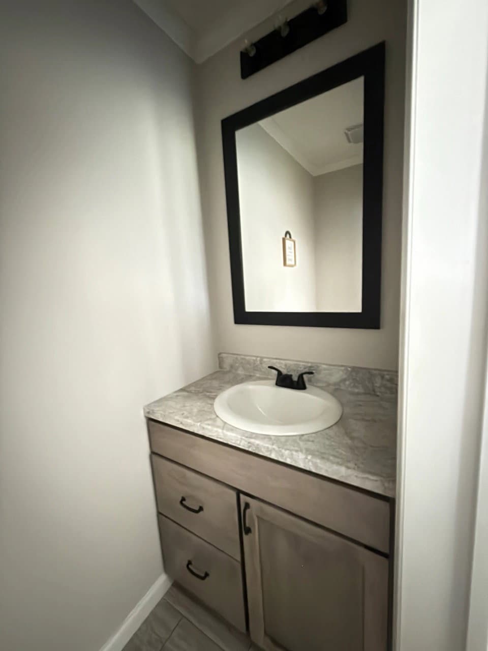 The anais bathroom home features