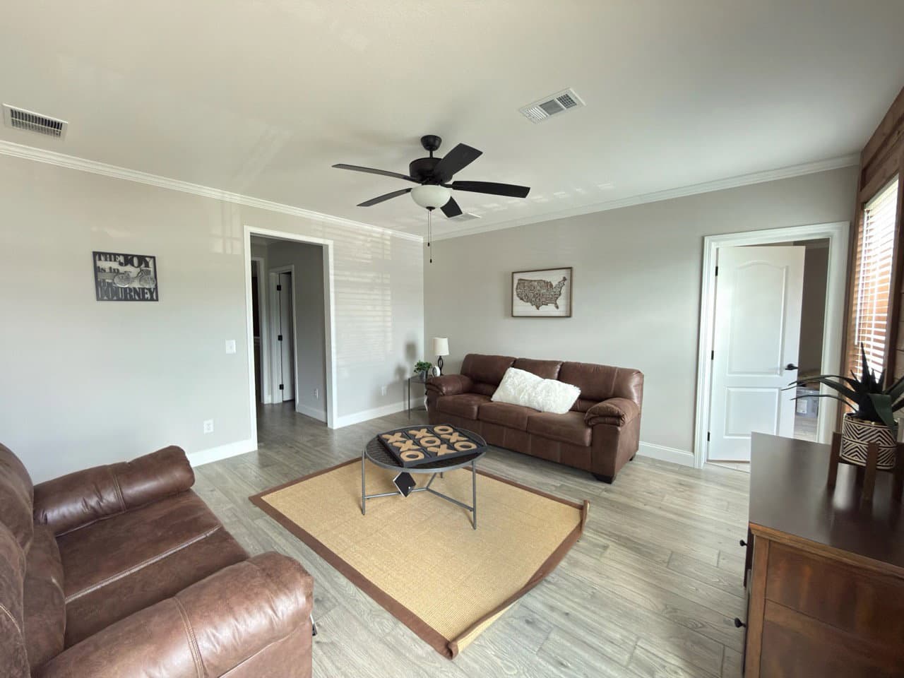 The anais interior home features