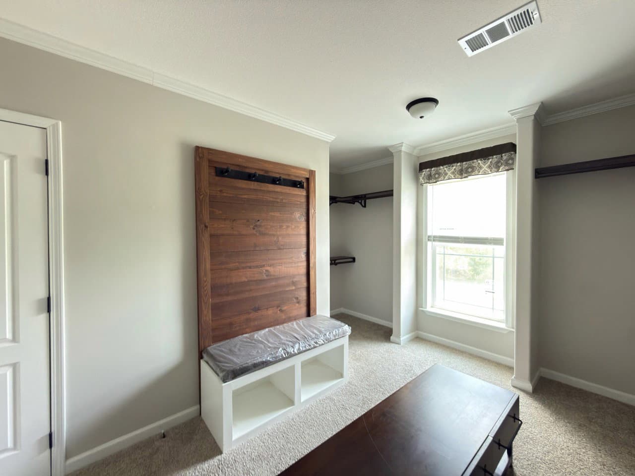 The anais interior home features