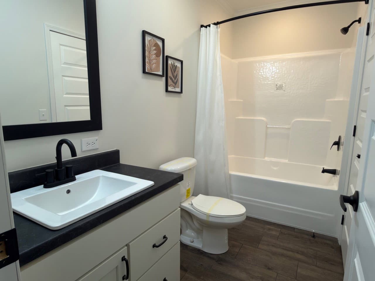 The oasis b  home features
