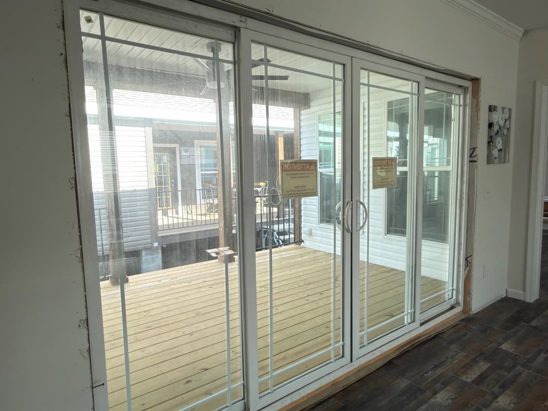 Aimon b interior home features