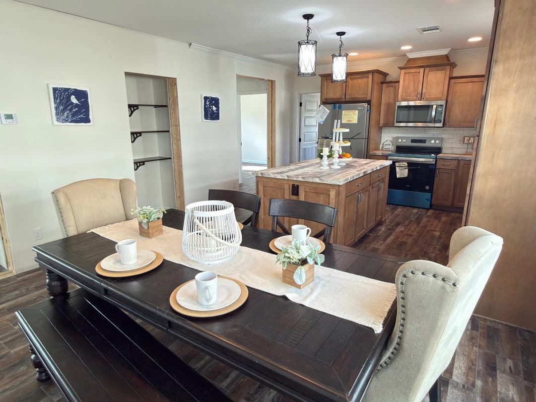 Aimon c 4br interior home features
