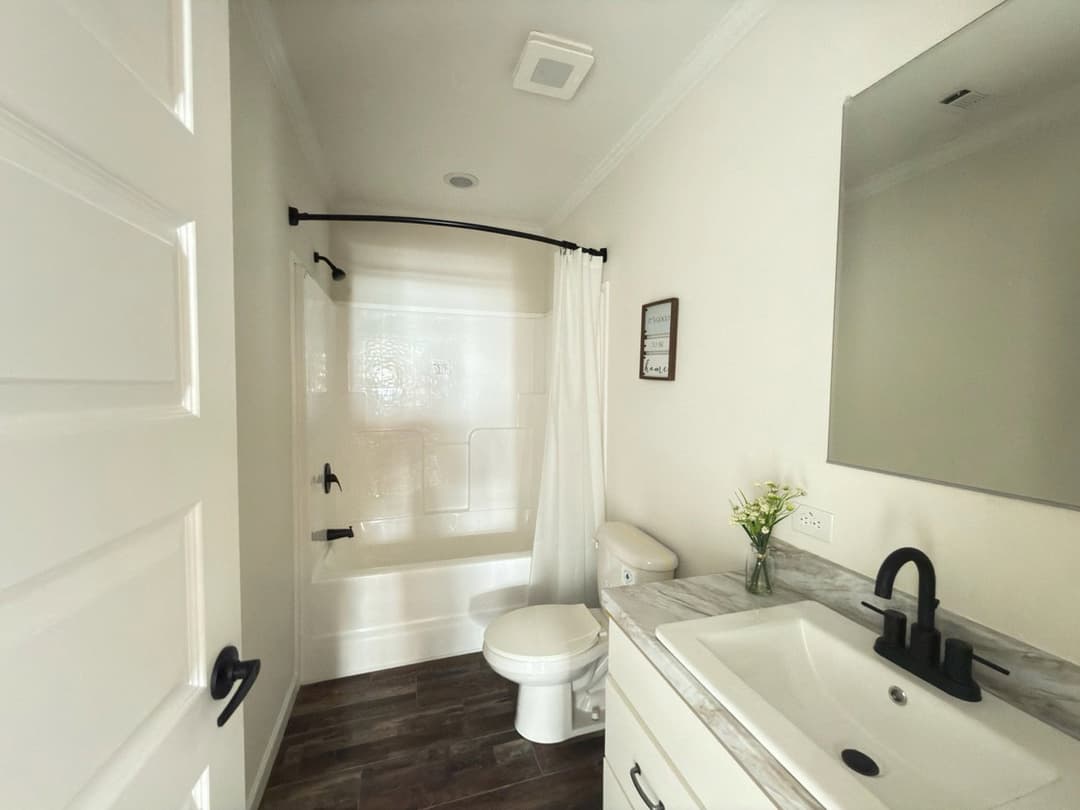 Aimon b bathroom home features
