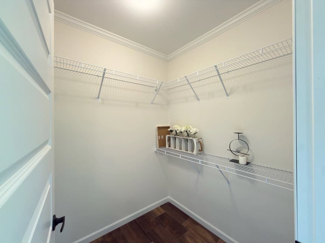 The haven b interior home features