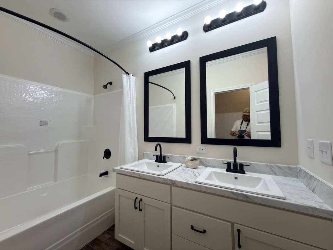 Briarritz b bathroom home features