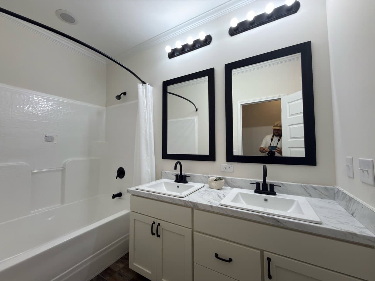Briarritz b bathroom home features