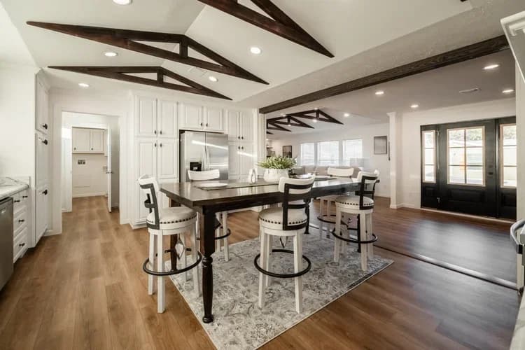 Wilson bend kitchen home features