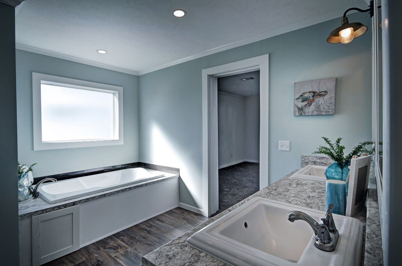 Sardis bathroom home features