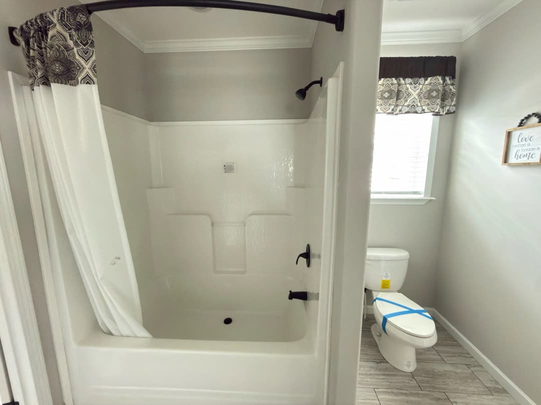 The anais bathroom home features