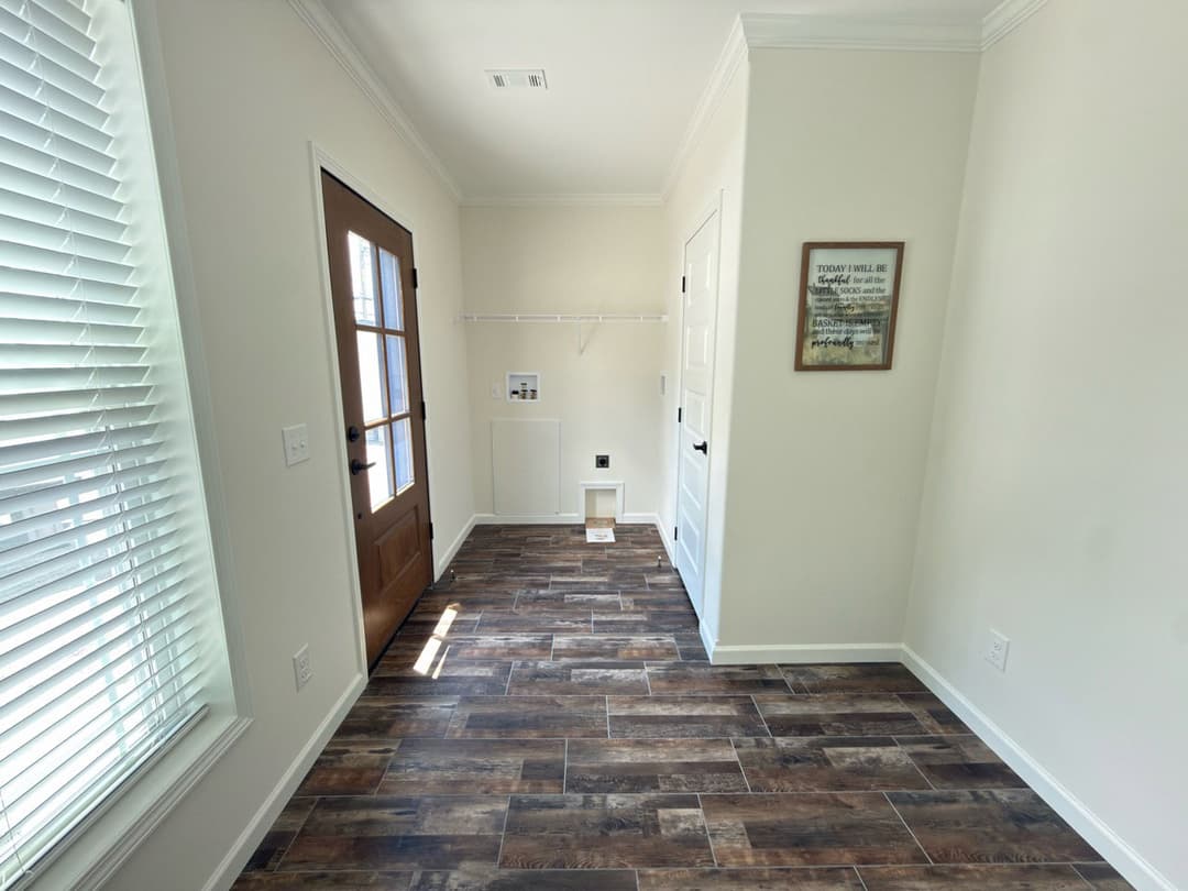 Orchard house (study) interior home features