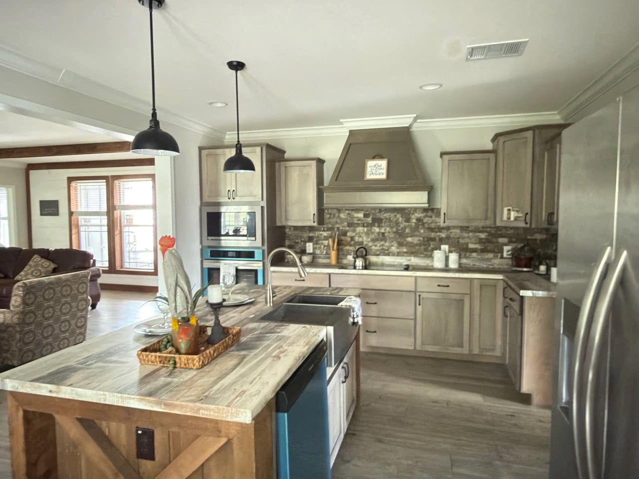The anais kitchen home features