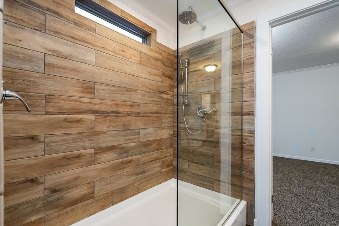 Sipsey bathroom home features