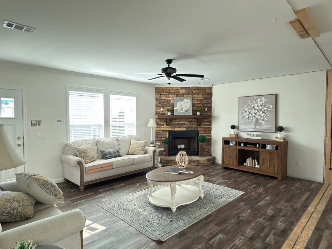 Aimon c 4br interior home features
