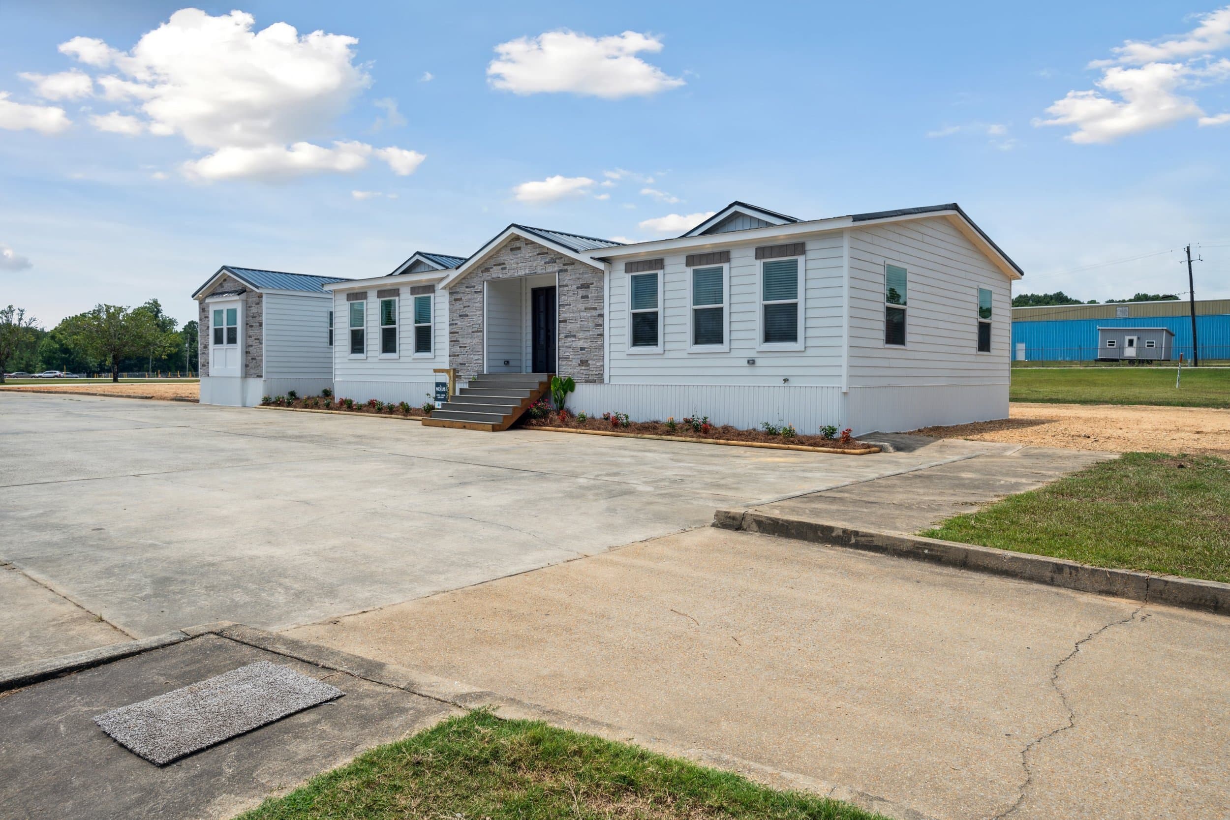 Nexus elevation and exterior home features