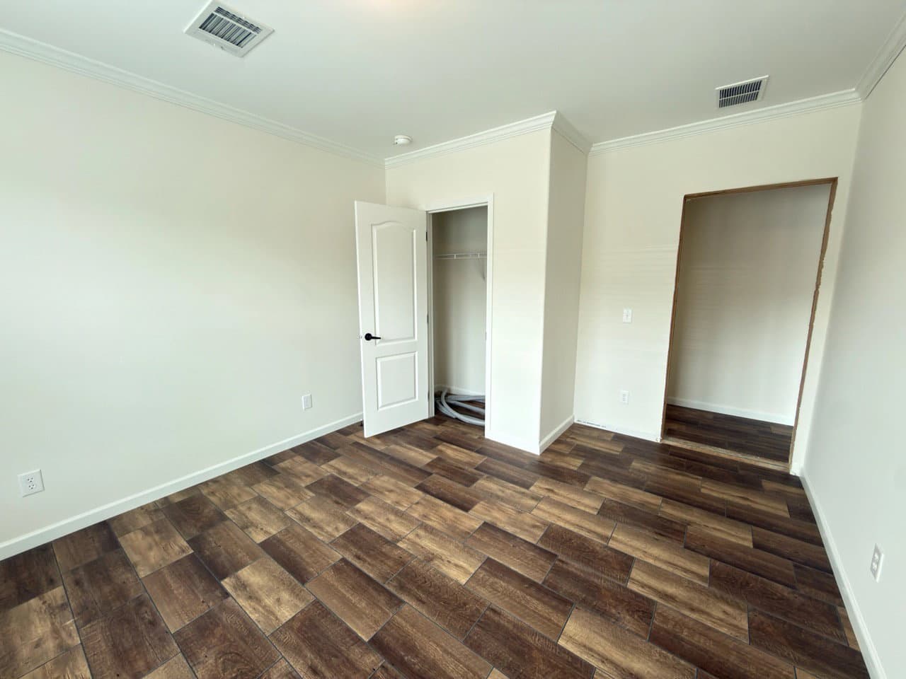The zemira bedroom home features