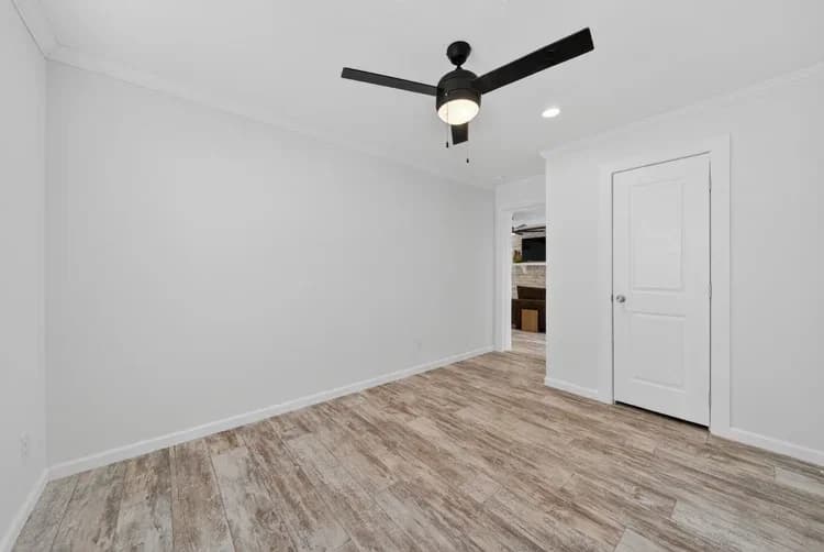 Rory bedroom home features