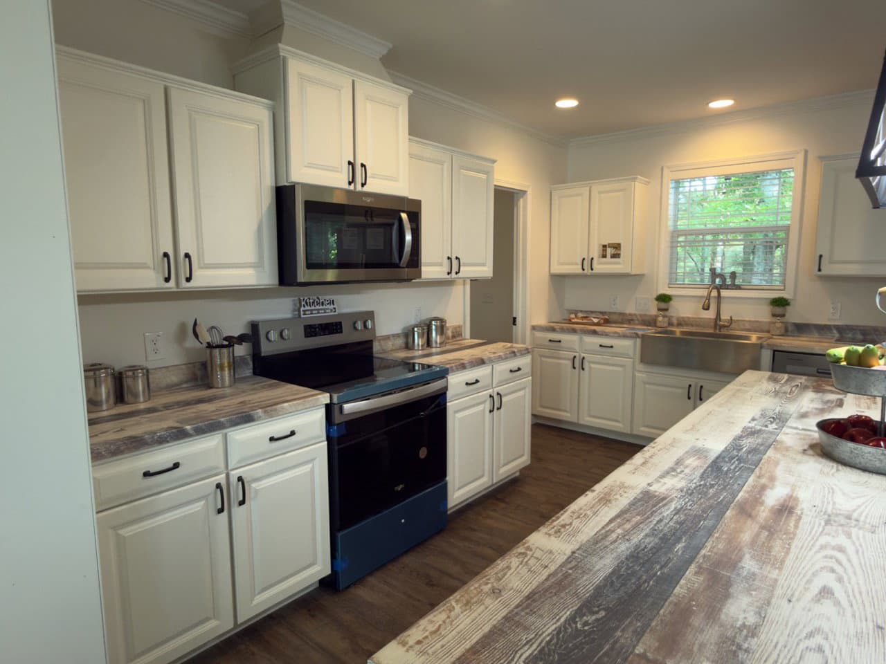 The woodside b kitchen home features